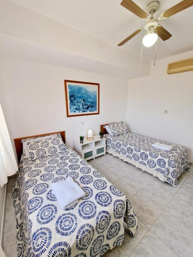 Emma'S Place, 2 Bedroom Apartment With Pool View 파포스 외부 사진